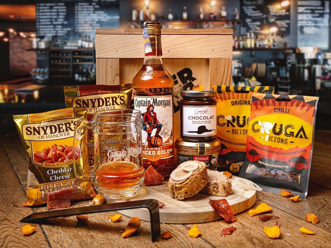 Dárková bedna s rumem Captain Morgan Spiced